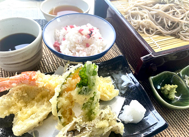 ランチメニュー信州産天ぷら蕎麦