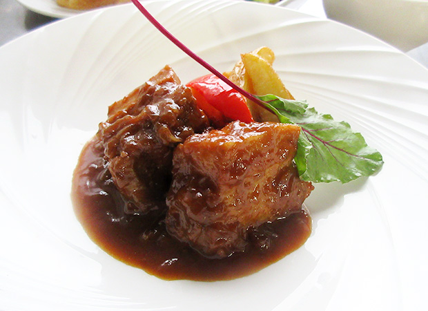 豚バラ肉の黒ビール煮込み